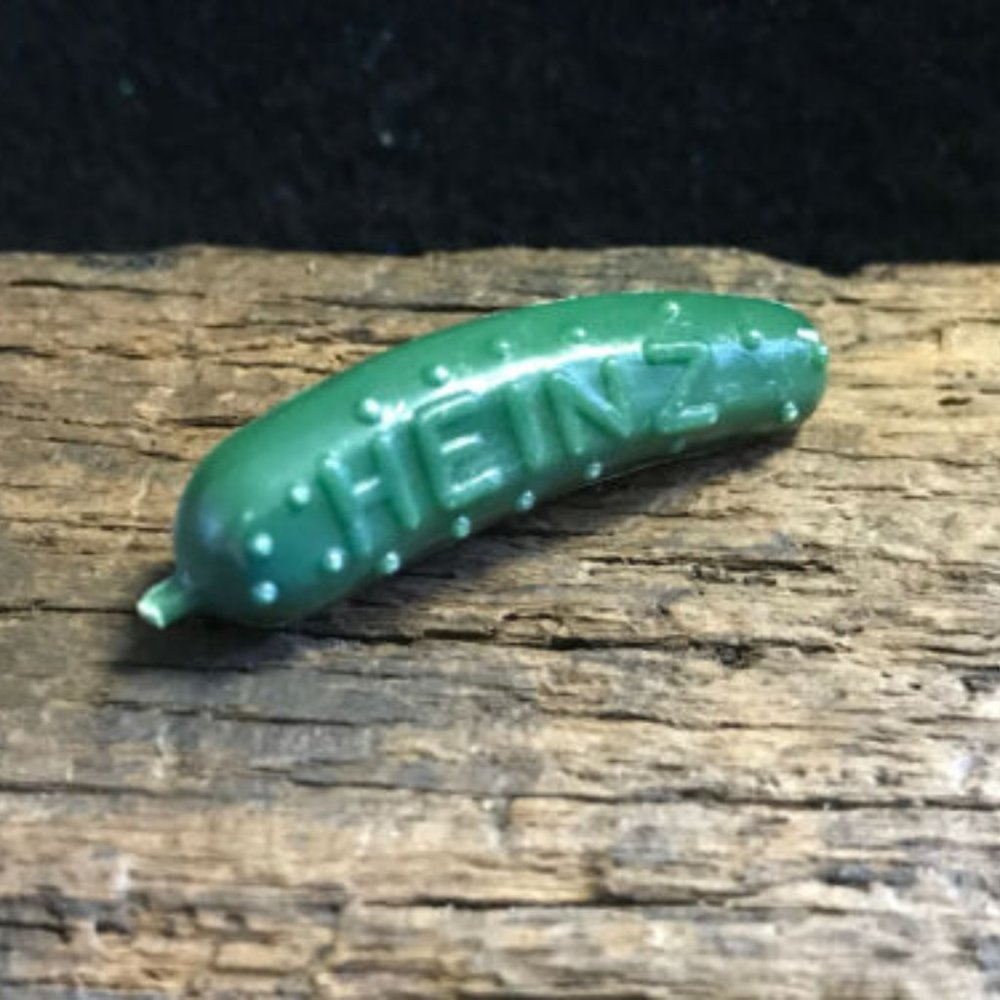 Vintage plastic HEINZ PICKLE PIN promotional give away from 1970’s